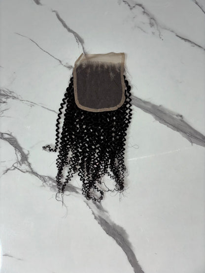 Kinky Curl Closures